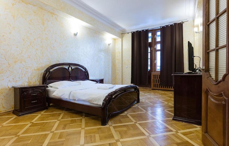 911 Apartments Antonovichа Kiev Exterior foto